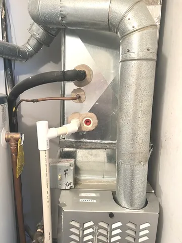 $243,000 | 9420 South 77th Court, Unit 2E, Hickory Hills, IL 60457