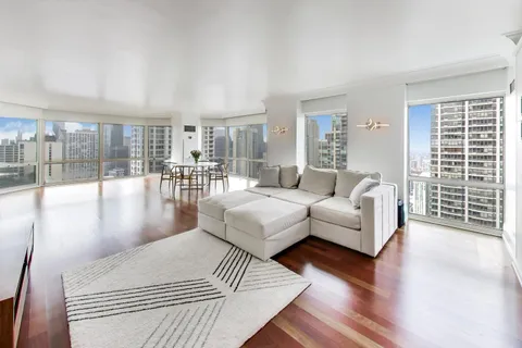 $1,280,000 | 100 East Huron Street, Unit 3505, Chicago, IL 60611