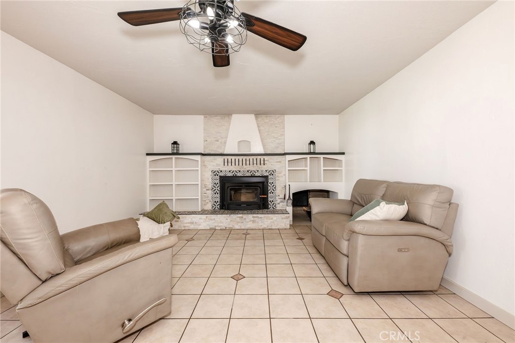 929 3rd Street Orland, CA 95963 - Photo 13 of 61 Spacious Family Room off of Kitchen