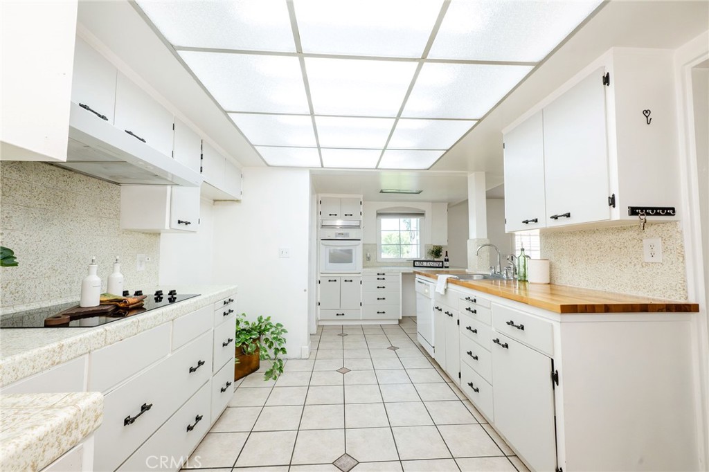 929 3rd Street Orland, CA 95963 - Photo 21 of 61 Seller has new ight fixture for Kitchen for new Buyer