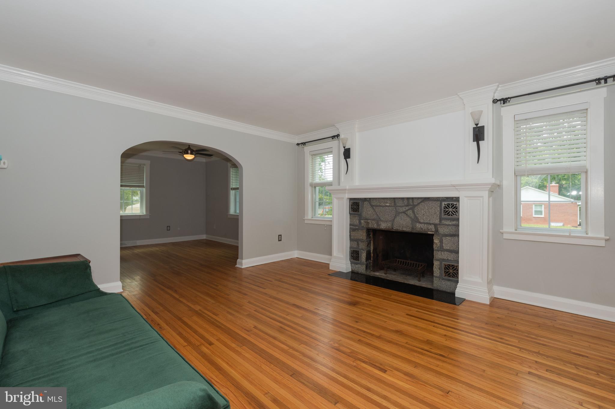 2311 Philadelphia Road Edgewood, MD 21040 - Photo 19 of 61 Living Room