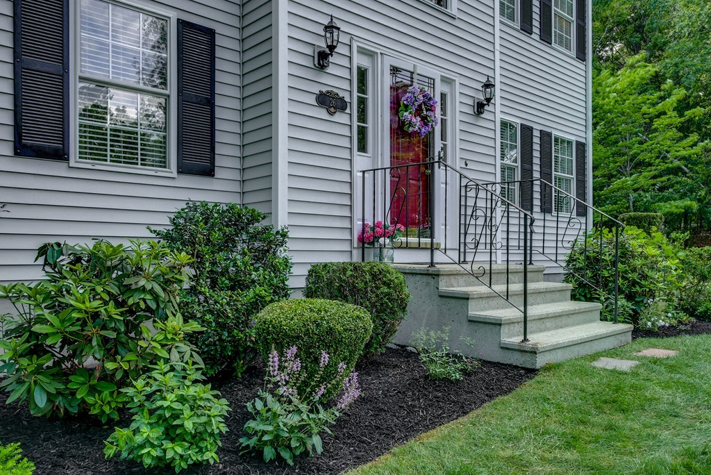 26 Scotland Heights Road Haverhill, MA 01832 - Photo 3 of 30 Gallery Image 3