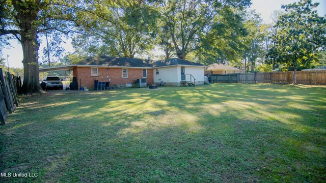 $214,000 | 105 Park Street, Batesville, MS 38606