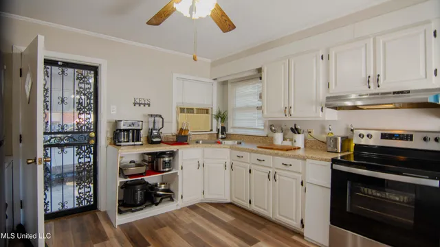 $214,000 | 105 Park Street, Batesville, MS 38606