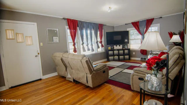 $214,000 | 105 Park Street, Batesville, MS 38606