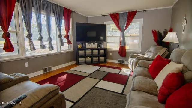 $214,000 | 105 Park Street, Batesville, MS 38606