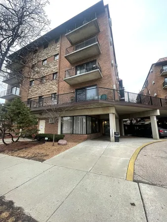 $1,300 | 2333 North Neva Avenue, Unit 306, Chicago, IL 60707