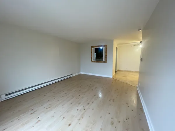 $1,300 | 2333 North Neva Avenue, Unit 306, Chicago, IL 60707