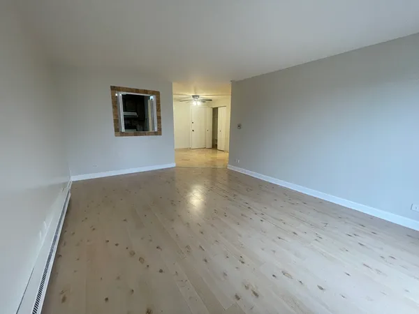 $1,300 | 2333 North Neva Avenue, Unit 306, Chicago, IL 60707