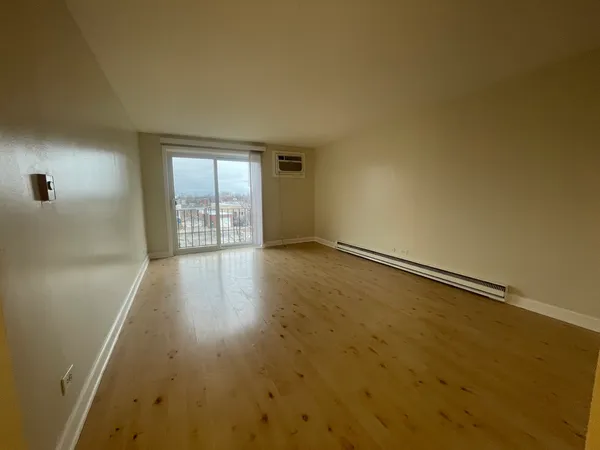 $1,300 | 2333 North Neva Avenue, Unit 306, Chicago, IL 60707