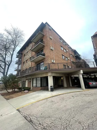 $1,300 | 2333 North Neva Avenue, Unit 306, Chicago, IL 60707