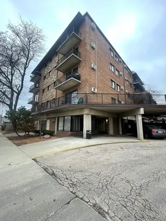 $1,300 | 2333 North Neva Avenue, Unit 306, Chicago, IL 60707