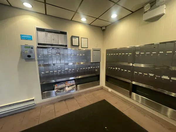 $1,300 | 2333 North Neva Avenue, Unit 306, Chicago, IL 60707