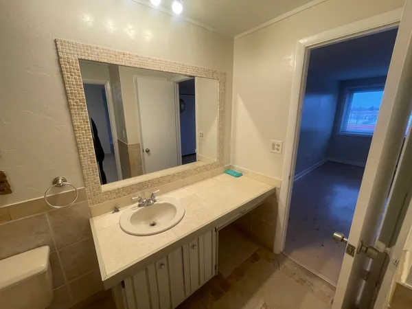 $1,300 | 2333 North Neva Avenue, Unit 306, Chicago, IL 60707