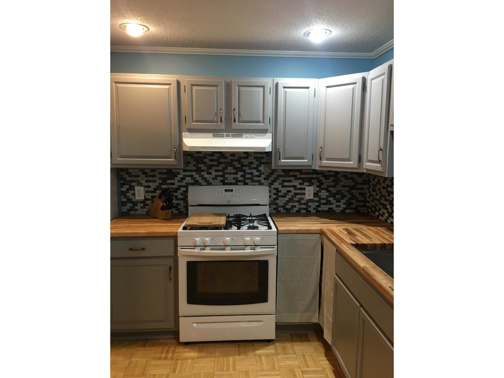 4 Margate Road Nashua, NH 03062 - Photo 4 of 28 Gallery Image 4