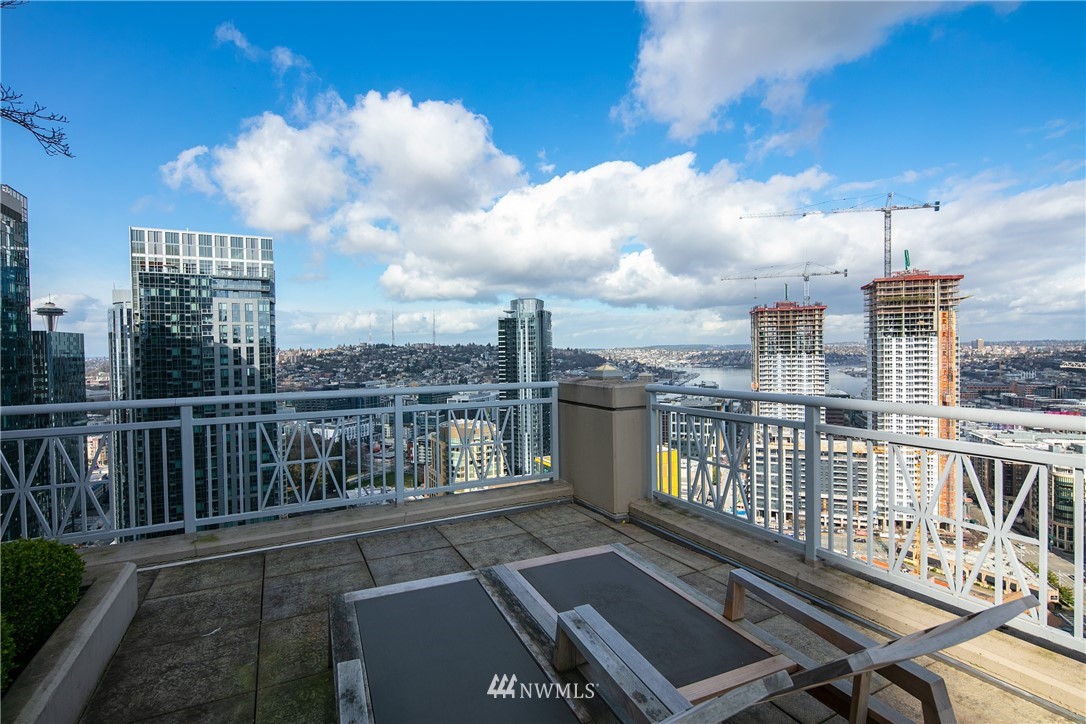 819 Virginia Street, Unit 2804 Seattle, WA 98101 - Photo 15 of 22 a view of a balcony with city view