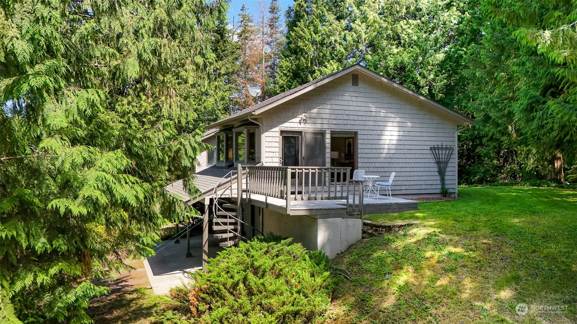 3901 Cabrant Road Everson, WA 98247 - Photo 30 of 40 a backyard of a house with seating space