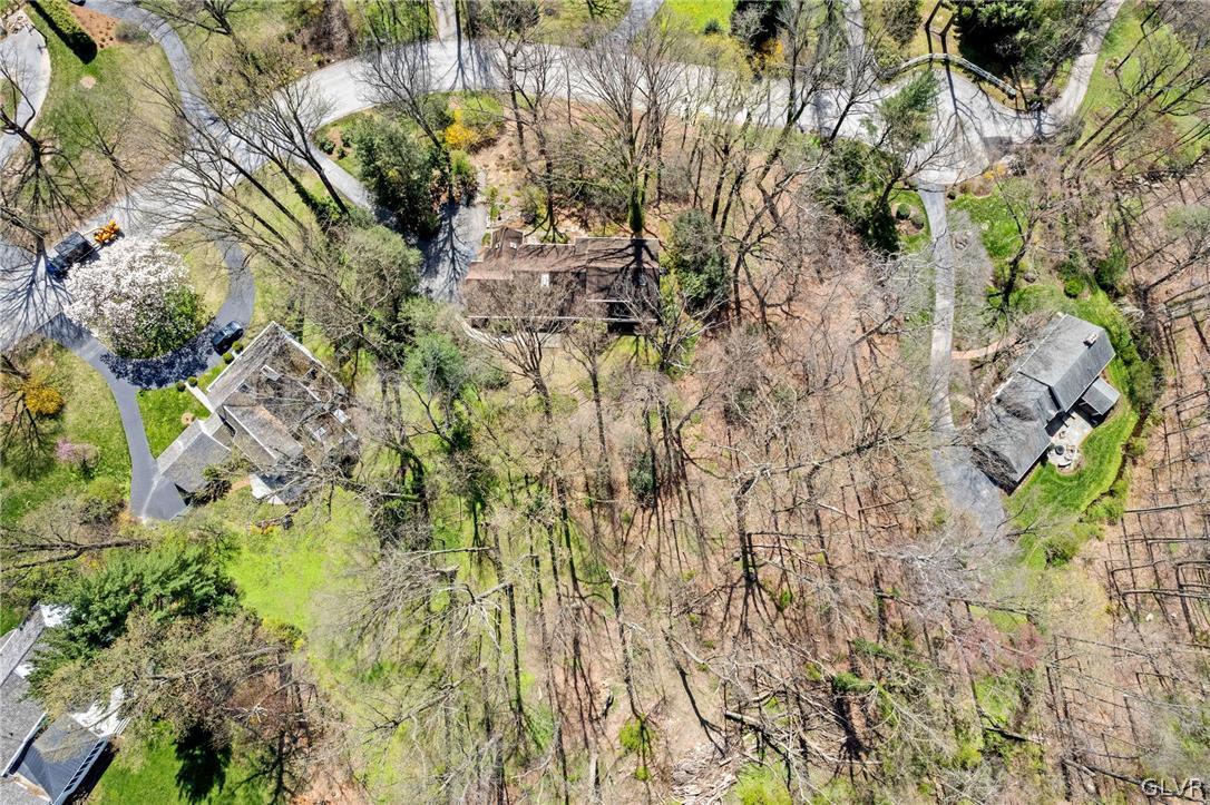 175 Beaumont Road Devon, PA 19333 - Photo 49 of 49 a view of flowers in a garden