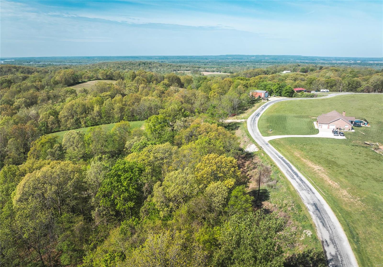 243 Geske Hollow Road Hardin, IL 62047 - Photo 4 of 20 Gallery Image 4