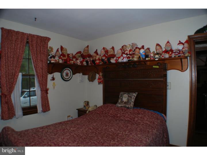 35 Barclay Road Line Lexington, PA 18932 - Photo 14 of 22 Bedroom 2