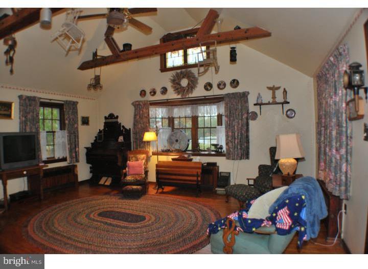 35 Barclay Road Line Lexington, PA 18932 - Photo 6 of 22 Family Room