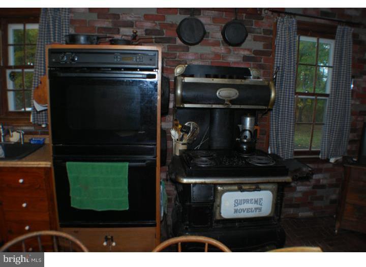 35 Barclay Road Line Lexington, PA 18932 - Photo 7 of 22 Kitchen