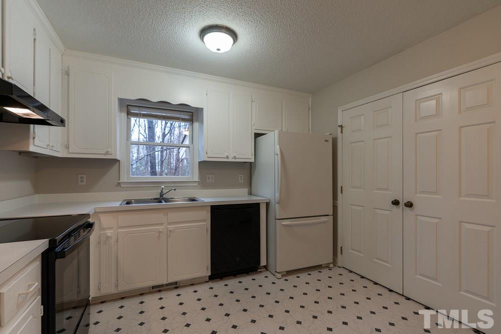 3505 Iron Sight Court Raleigh, NC 27616 - Photo 8 of 30 Kitchen