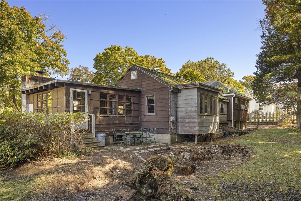 14 Masconomet Road Ipswich, MA 01938 - Photo 3 of 16