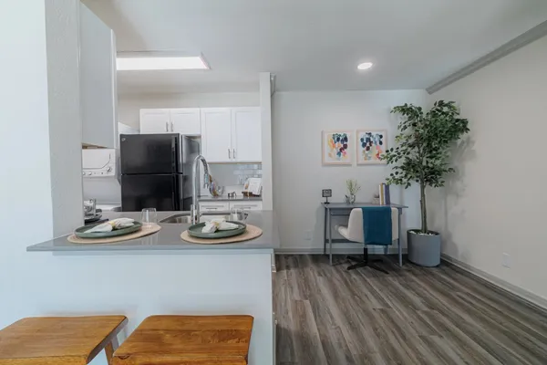 $872 | 200 Hollow Tree Lane, Unit 10111, Houston, TX 77090