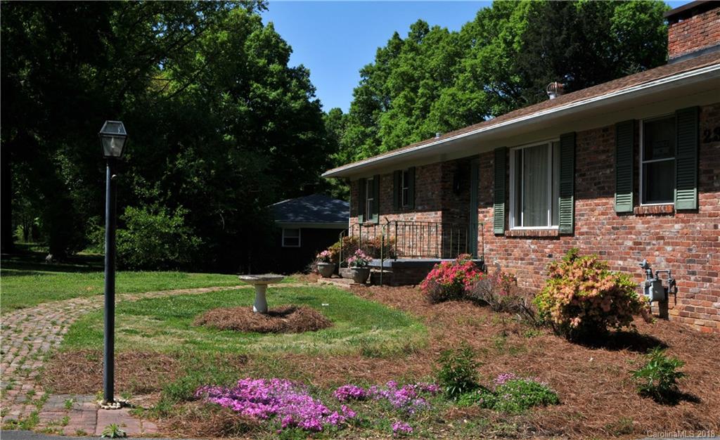 2315 McLean Road Charlotte, NC 28213 - Photo 2 of 36 Gallery Image 2
