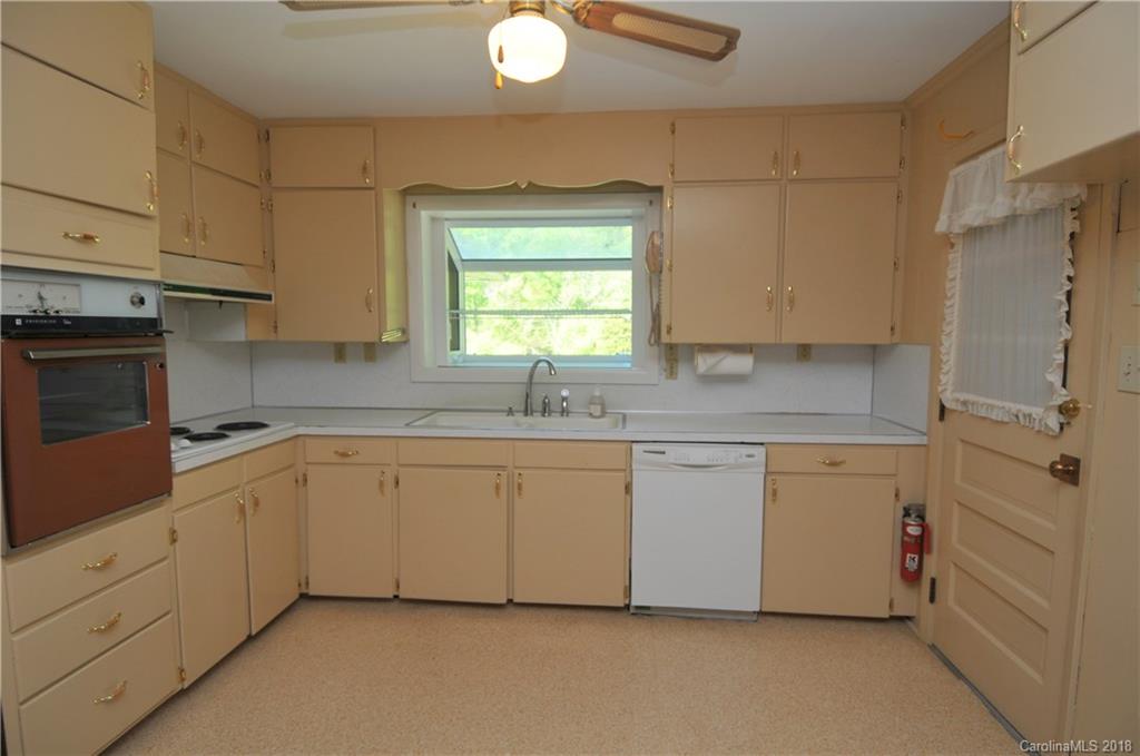 2315 McLean Road Charlotte, NC 28213 - Photo 7 of 36 Gallery Image 7