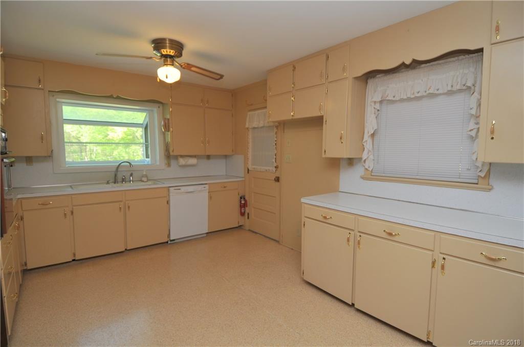 2315 McLean Road Charlotte, NC 28213 - Photo 10 of 36 Gallery Image 10