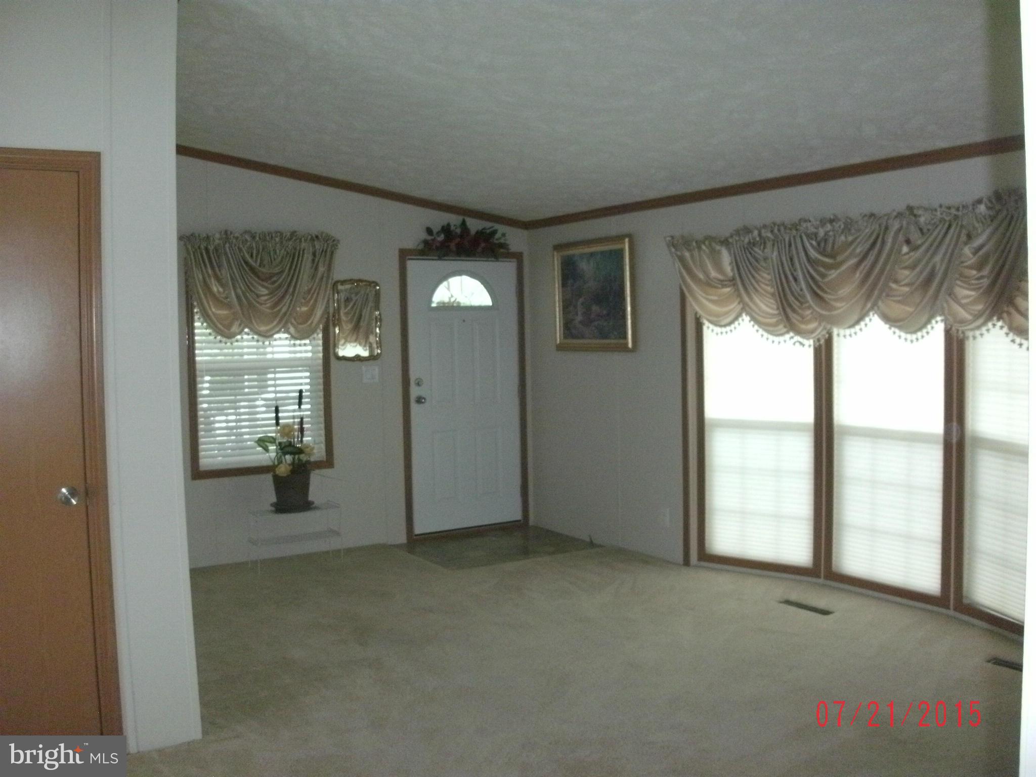 3516 Wagon Train Road Middle River, MD 21220 - Photo 6 of 28 Living Room