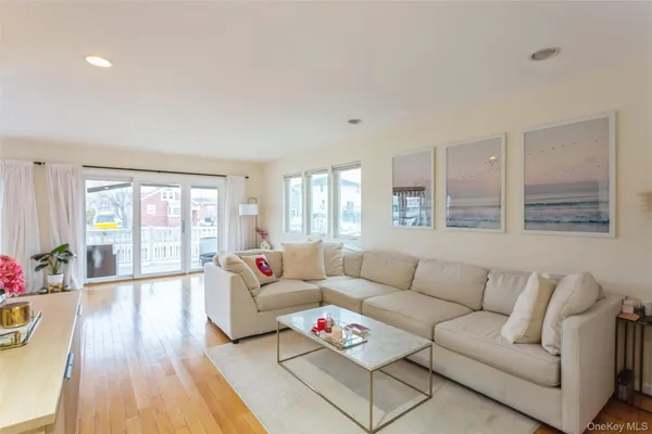 $849,999 | 271 Arthur Street, Freeport, NY 11520