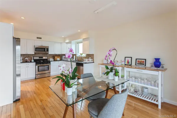 $849,999 | 271 Arthur Street, Freeport, NY 11520