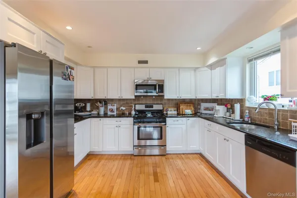 $849,999 | 271 Arthur Street, Freeport, NY 11520