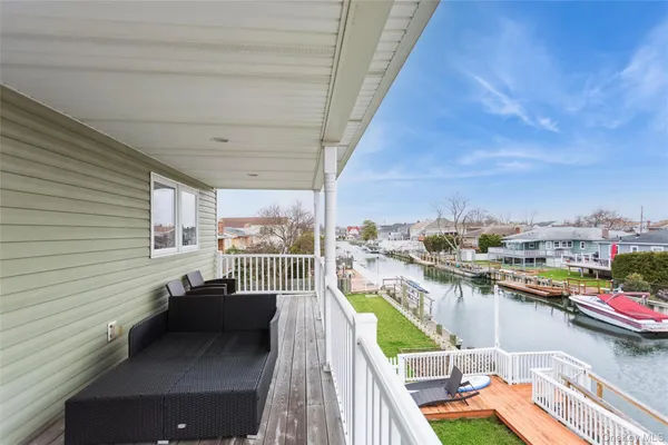 $849,999 | 271 Arthur Street, Freeport, NY 11520