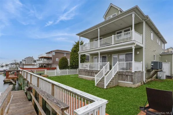 $849,999 | 271 Arthur Street, Freeport, NY 11520