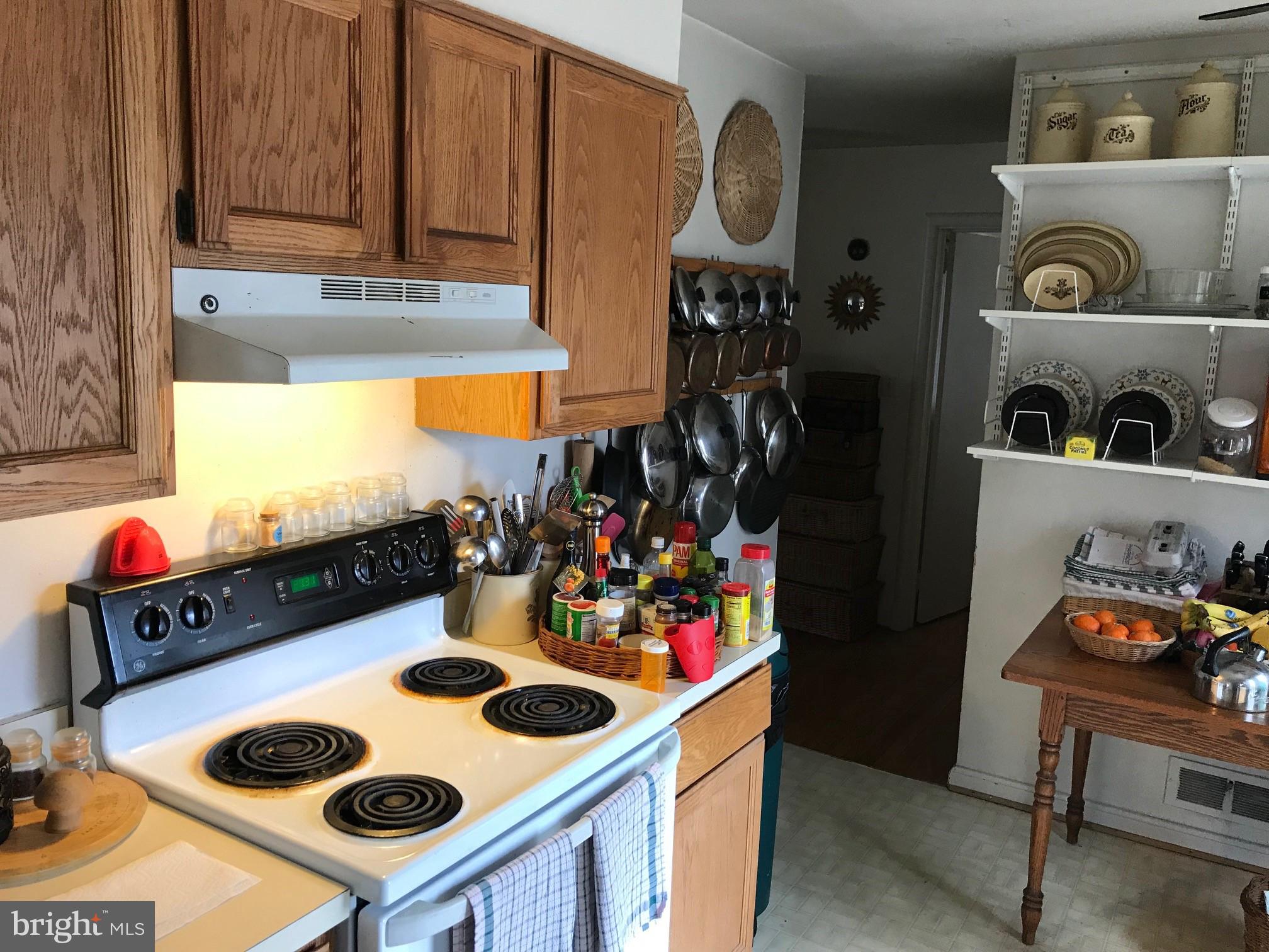 14615 Homecrest Road Silver Spring, MD 20906 - Photo 7 of 24 Kitchen.