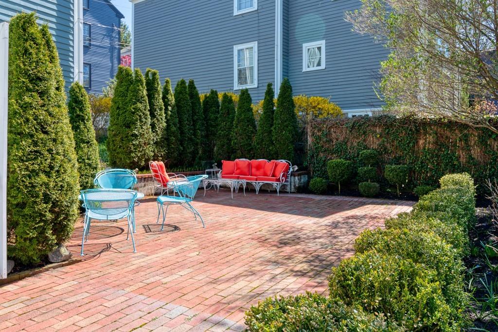 25 Circle Street Marblehead, MA 01945 - Photo 8 of 10