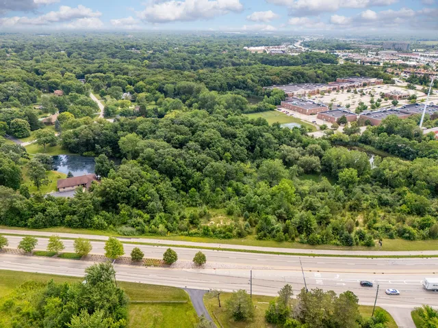 $265,000 | 21031 North Quentin Road, Lake Zurich, IL 60047