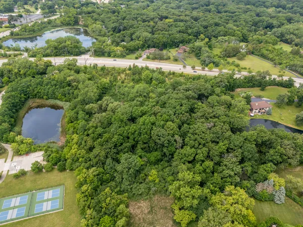 $250,000 | 21031 North Quentin Road, Barrington, IL 60010