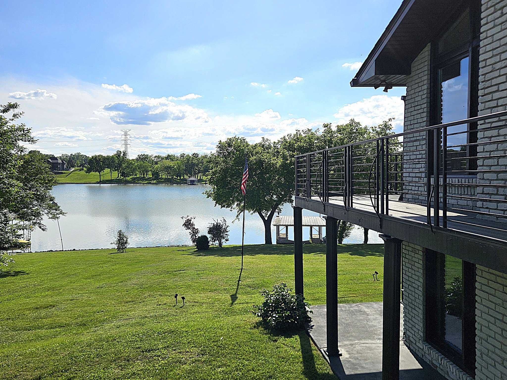 121 Lake Point Drive Gallatin, TN 37066 - Photo 2 of 29