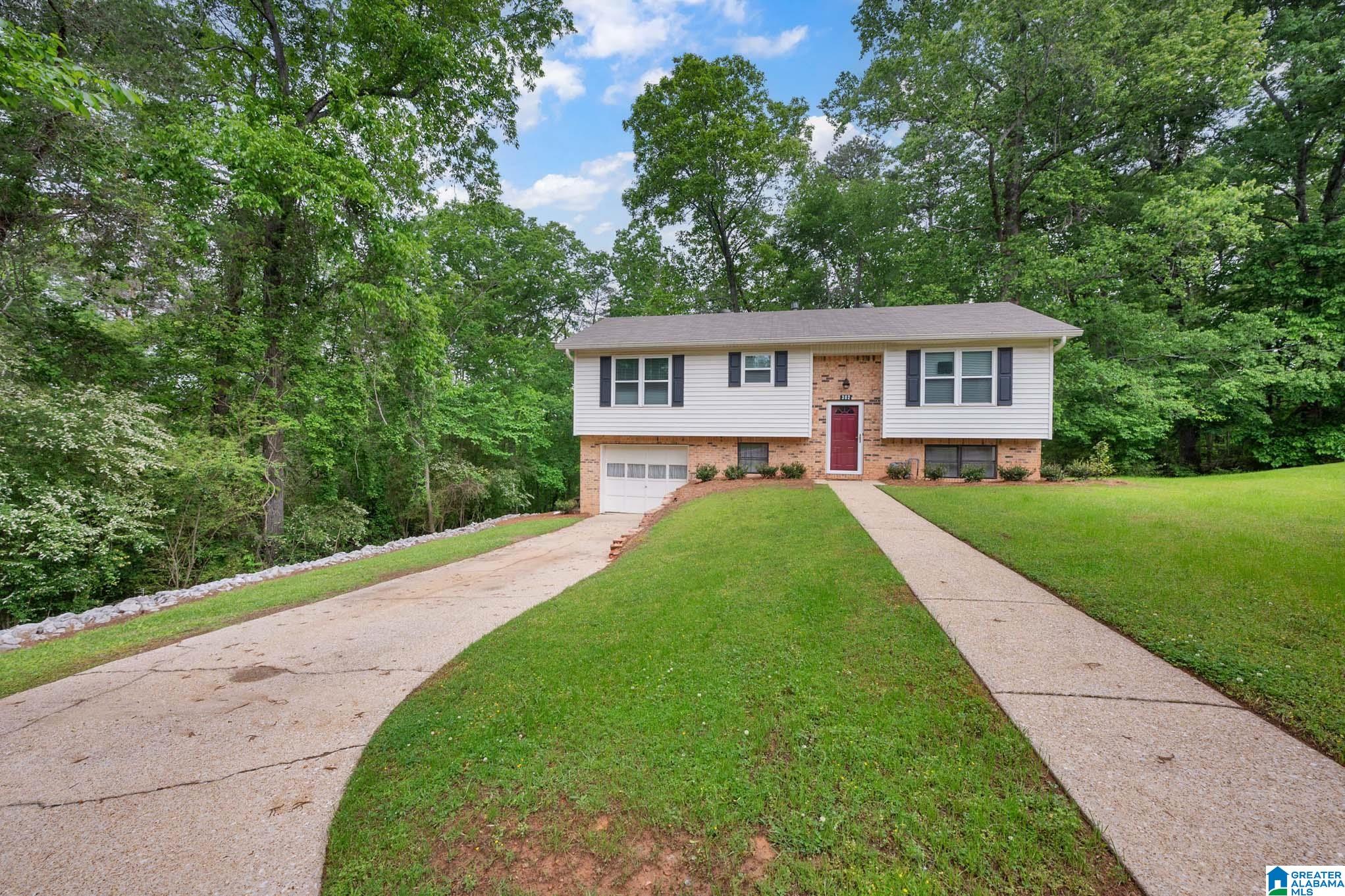 302 Ridgebrook Circle Gardendale, AL 35071 - Photo 2 of 28