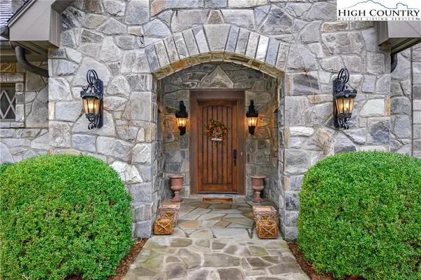 $16,750,000 | 733 Dogwood Lane, Lenoir, NC 28645