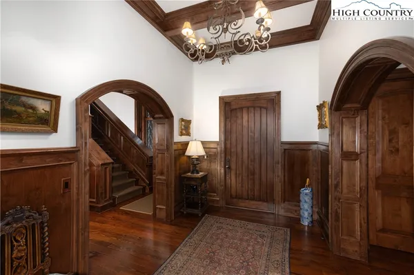 $16,750,000 | 733 Dogwood Lane, Lenoir, NC 28645
