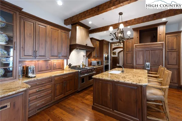 $16,750,000 | 733 Dogwood Lane, Lenoir, NC 28645