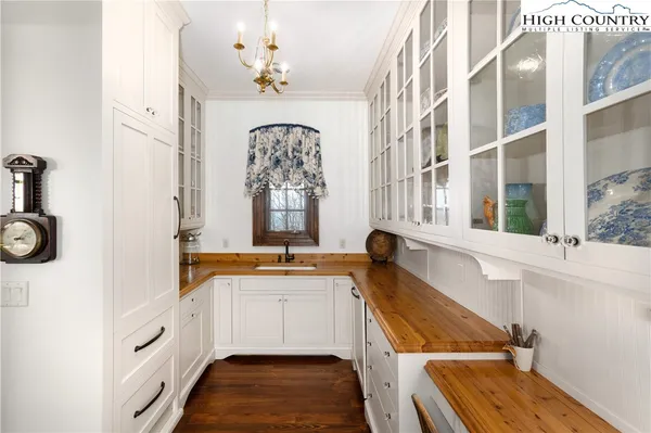 $16,750,000 | 733 Dogwood Lane, Lenoir, NC 28645