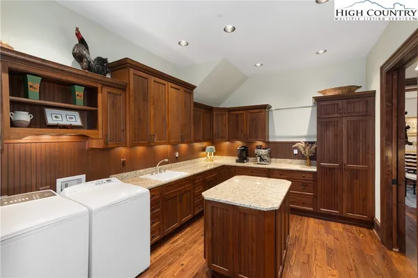 $16,750,000 | 733 Dogwood Lane, Lenoir, NC 28645