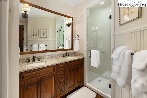 $16,750,000 | 733 Dogwood Lane, Lenoir, NC 28645